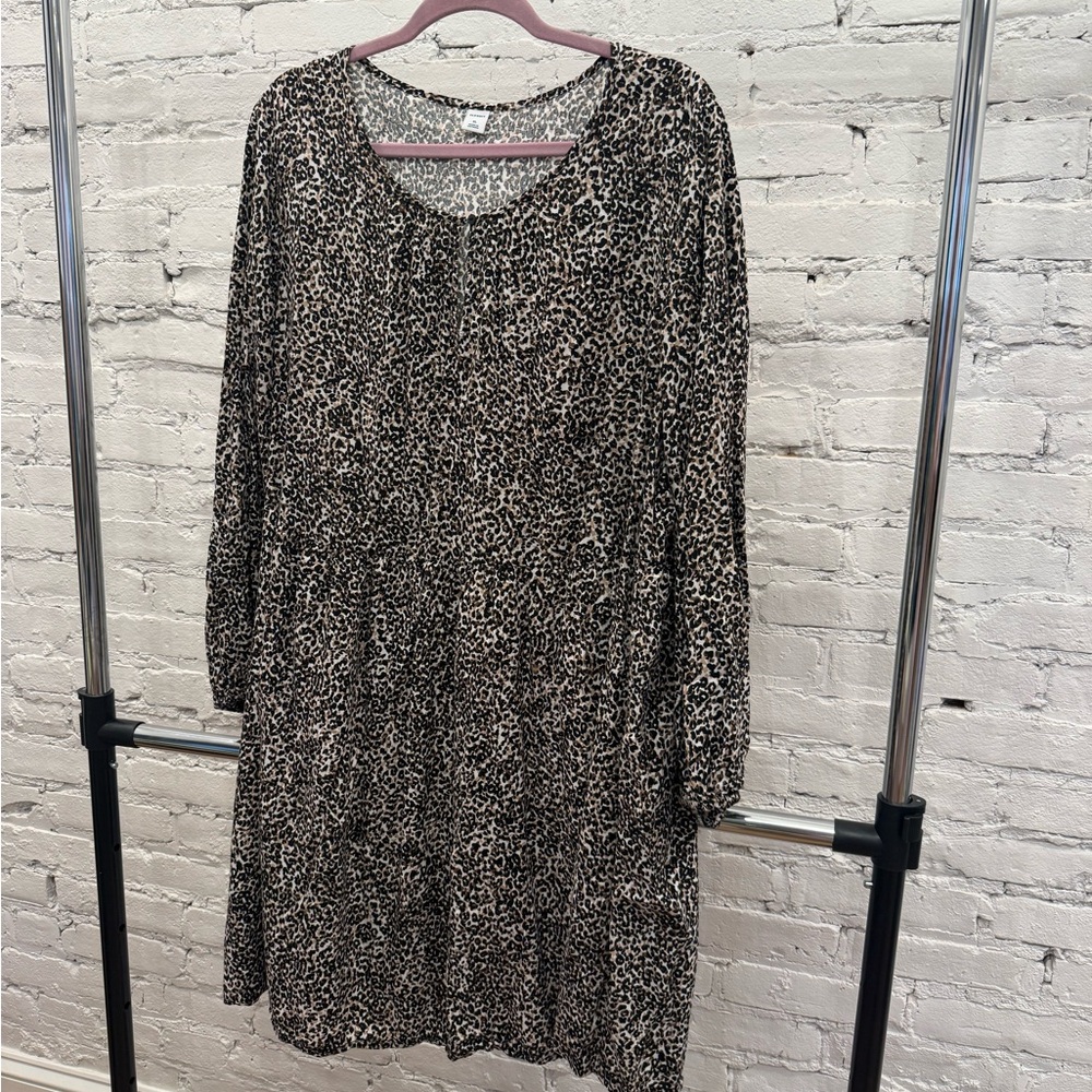 Old Navy Black and White Long Sleeve Dress